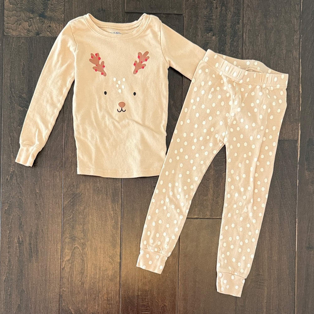 Christmas Old Navy Gender Neutral Tan Reindeer Kids Pajama Set! Matching sets!